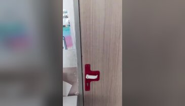 Öğretmene tayin isteten şiddet! Ders sırasında sınıfı bastı