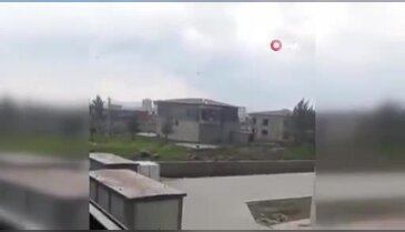 Diyarbakır'daki fırtına ortalığı birbirine kattı! Çatı uçma anı kameraya yansıdı