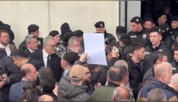 -Bursa Büyükşehir binasında gerginlik!