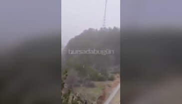 Bursa'da zirveden başlayan kar, kente inmeye başladı!