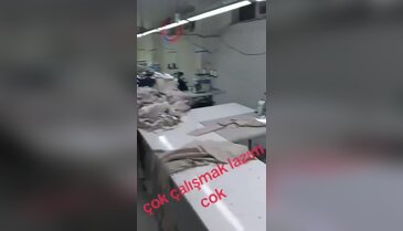 Mesai biter bitmez evine giden çalışanlarıyla dalga geçti