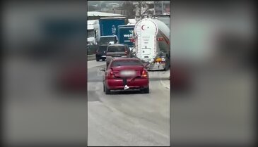 Bursa'da görenler şaştı kaldı! Araba bagajından sallanan insan bacağı...
