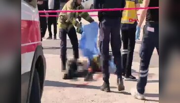 Bursa'da freni boşalan vinç dereye uçtu! Araçtan atlayan sürücü kurtarılamadı...