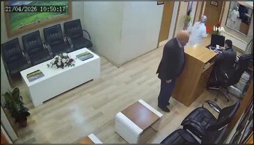 Belediye binasında satırlı dehşet! Personele saldırı anı ortaya çıktı