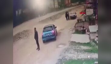 Husumetlisine aracıyla çarptı! Hayati tehlikesi var...