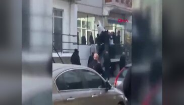 Bursa'da iki grup arasında meydan savaşı! O anlar kamerada...