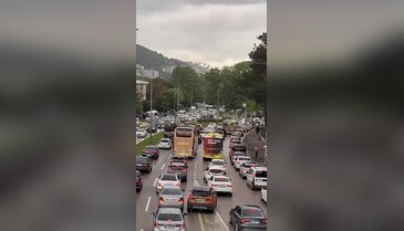 Bursa'nın en işlek noktasında kırmızı alarm! Trafik felç oldu