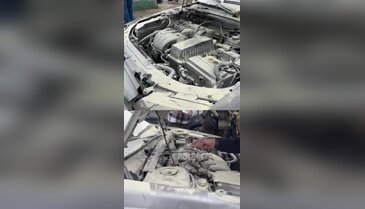 Bursa'da park halindeki araçtan alevler yükseldi!