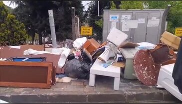 Bursa'da tepki çeken duyarsızlık! Evde ne varsa attılar...