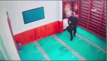 Caminin sadaka kutusundan 200 lira çalan şahıs yakalandı, çaldığı parayı ödedi