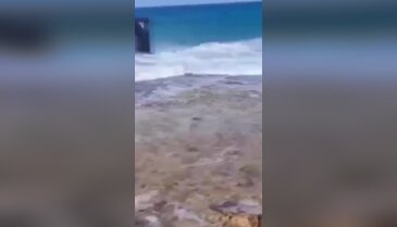 Kıyıya sürüklenen gizemli cisim ülkeyi alarma geçirdi