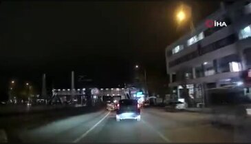 Bursa'da trafik terörü! Ters yolda ilerleyen araç kamerada...