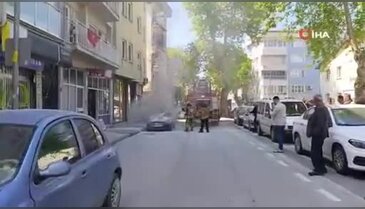 Bursa'da park halindeki otomobil alev alev yandı