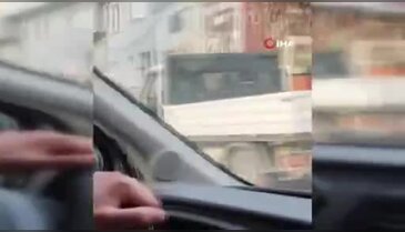 Bursa'da trafikte dehşet anları! Döner bıçağı ile...