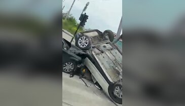 Bursa'da korkutan kaza! Otomobil takla attı, gören şaşkına döndü
