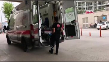 Bursa'da korkutan kaza! Beton mikseri yan yattı