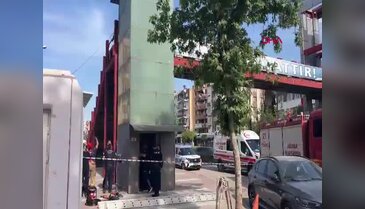 Asansör boşluğunda sıkışan genç yaşamını yitirdi