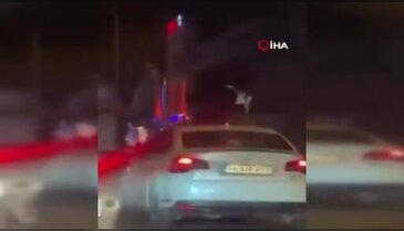 Bursa'da akılalmaz görüntüler! Sunroof'tan çıkıp tavanına oturdular