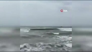 Denizde tehlikeli anlar! 4 genç boğulma riski atlattı