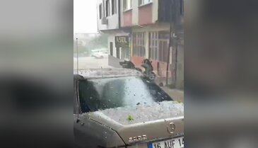 Meteoroloji uyarmıştı... Bursa'da gece boyunca süren yağış doluya dönüştü