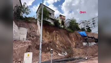 Temel kazısı sırasında toprak kaydı! 5 bina tahliye edildi...