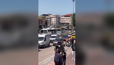 Bursa'da trafik kilitlendi! Kentte araç kuyrukları oluştu...