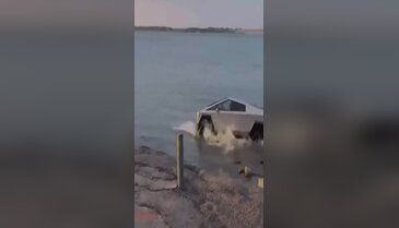 Elon Musk "Tekne gibi yüzer" demişti... Sürücünün test girişimi pahalıya patladı!