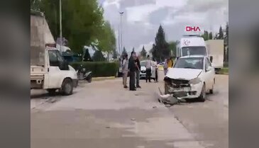 Bursa'da kontrolsüz kavşakta korkutan kaza: 3 yaralı var