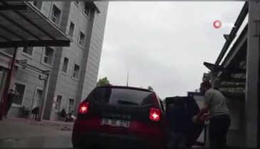 Bursa'da yürekleri ağza getiren kazada aracın altında kalmışlardı! Yürüyerek taburcu oldular