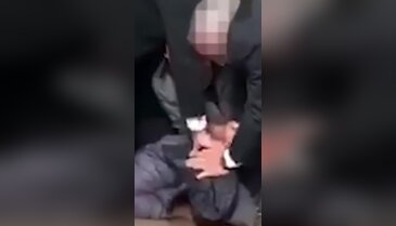 Gözaltına alınırken güvenliğin kafasına bastığı genç hayatını kaybetti