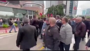 CHP Genel Merkezi önünde tahliye gerginliği