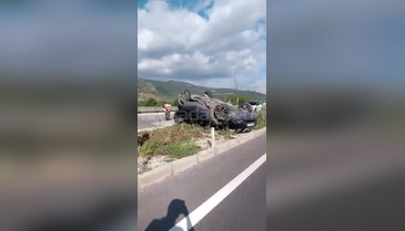Bursa'da direksiyon hakimiyetini kaybeden sürücü takla attı! Anne-oğul yaralı...
