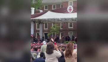 Bursa'daki ünlü fabrikanın sahibi Amerika'da cübbe giydi!