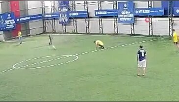 Halı sahada acı son: 42 yaşındaki adam futbol oynarken hayatını kaybetti