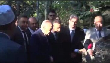 Devlet Bahçeli, Merhum Türkeş'in kabrini ziyaret etti