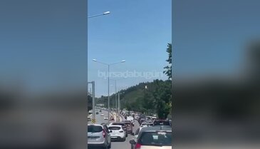 Bursa'da bayram trafiği! Uzun kuyruklar oluştu