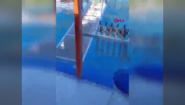 Marmaris'te 110 kişiyi taşıyan tur teknesi battı! O anlar kamerada...