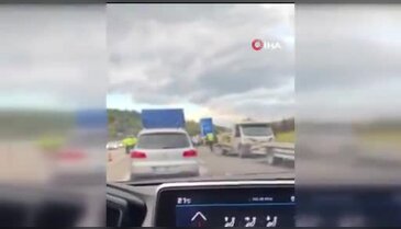 Kafa kafaya çarpışan araçta bir aile yok oldu! Bayramın bilançosu büyüyor...