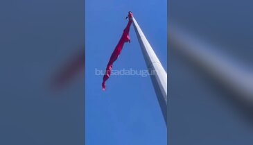 Bursa'nın simge noktasındaki bayrak yenilenmeyi bekliyor!