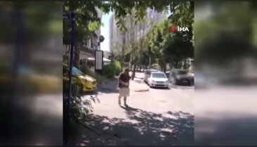 Yolda yürürken kargaların saldırısına uğradı neye uğradığını anlamadı