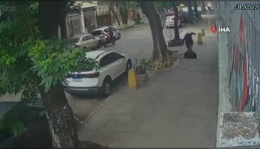 Brezilya'da yolda yürüyen kadın kanalizasyona düştü! Kameralar o anları kaydetti...