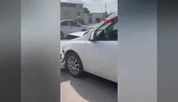 Bursa'da halk otobüsü ve otomobil çarpıştı! Yaralılar var...