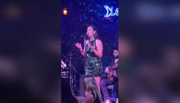 Demet Durmuş'un Bursa'daki sahne performansı müzikseverlerden büyük alkış topladı