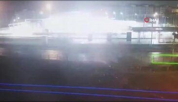 Sıkıştırılan otomobil takla attı: 4 yaralı, sürücü firarda