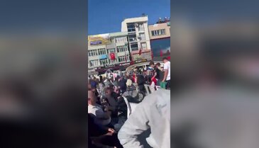 Bursa'da meydanlarda hüzünlü anlar! Taraftarlar tek tek alanları terk etti