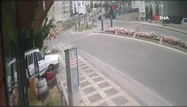 Saniyeler İçinde Yaşandı! Kaza Anı Anbean Kaydedildi