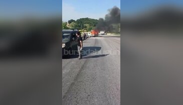 Bursa'da erik yüklü kamyonet alevler içinde kaldı!