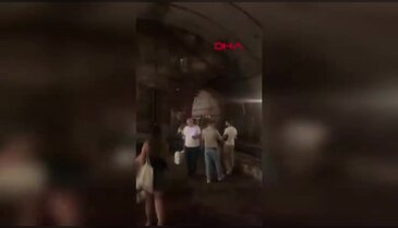 İstanbul'da korku dolu anlar! Metro raydan çıktı, yolcular tahliye edildi...