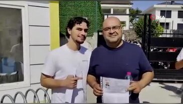 Aynı sınav, iki farklı nesil: Bursa'da baba ve oğlunun YKS yolculuğu ilgi gördü