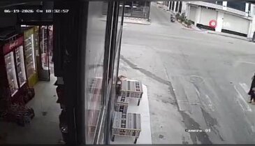 Bursa'da dehşet anları: Kamyonetin çarptığı kadın yaşam savaşı veriyor